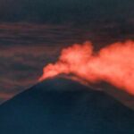 Reporta Popocatépetl caída de ceniza; emite 46 exhalaciones