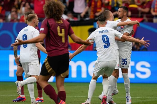 Eslovaquia sorprende a Bélgica en Eurocopa de fútbol