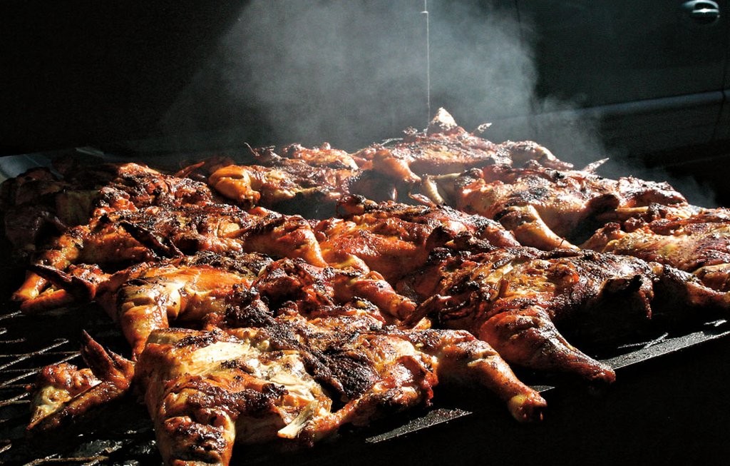 Se intoxican 12 personas por comer pollo “estilo Sinaloa” en mal estado; un  menor falleció