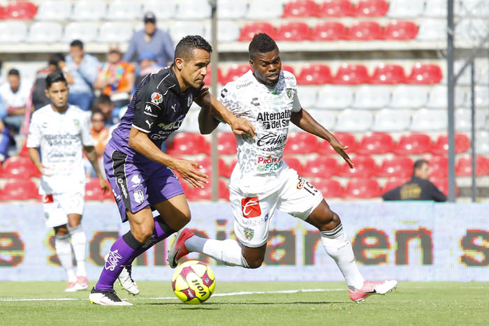 Gallos y Jaguares