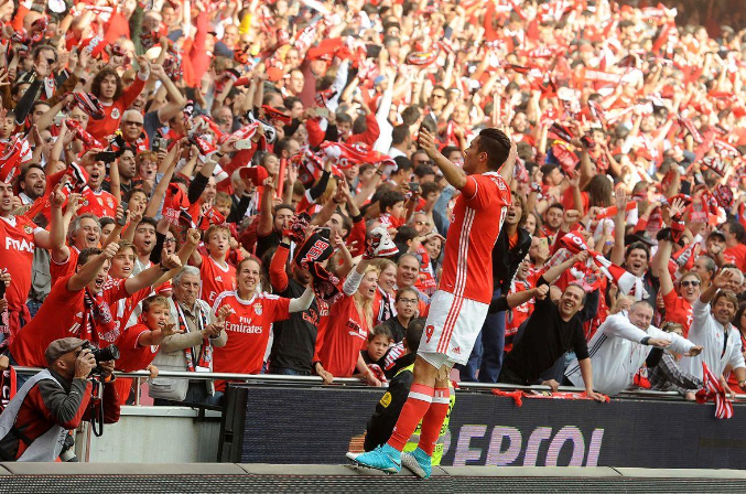 Raúl Jiménez y Benfica