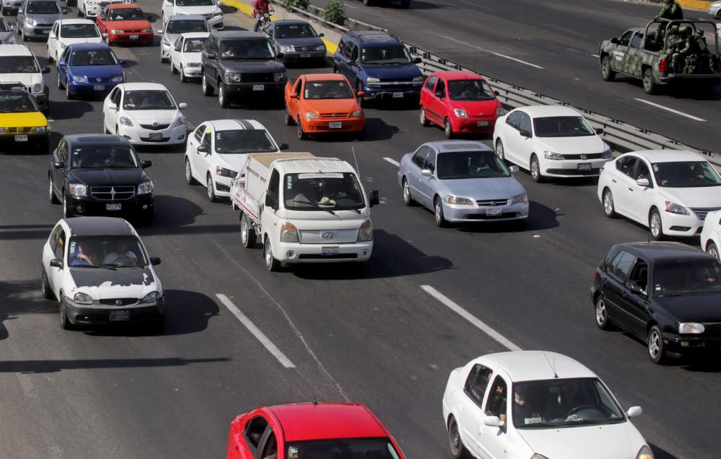 reducciones de carriles en autopista México-Querétaro