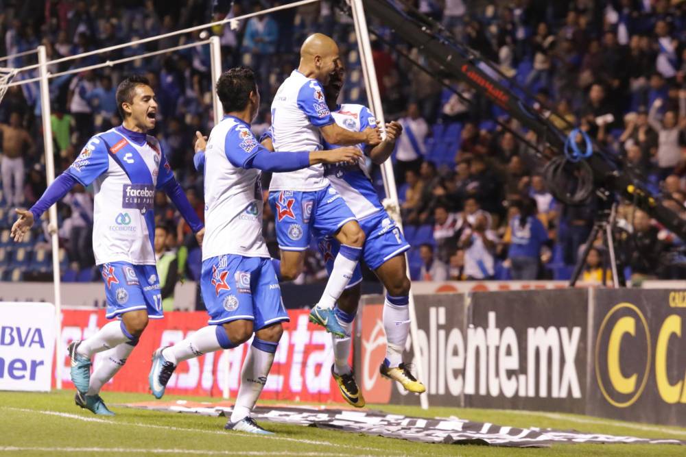 Puebla derrota a Tigres en el primer partido