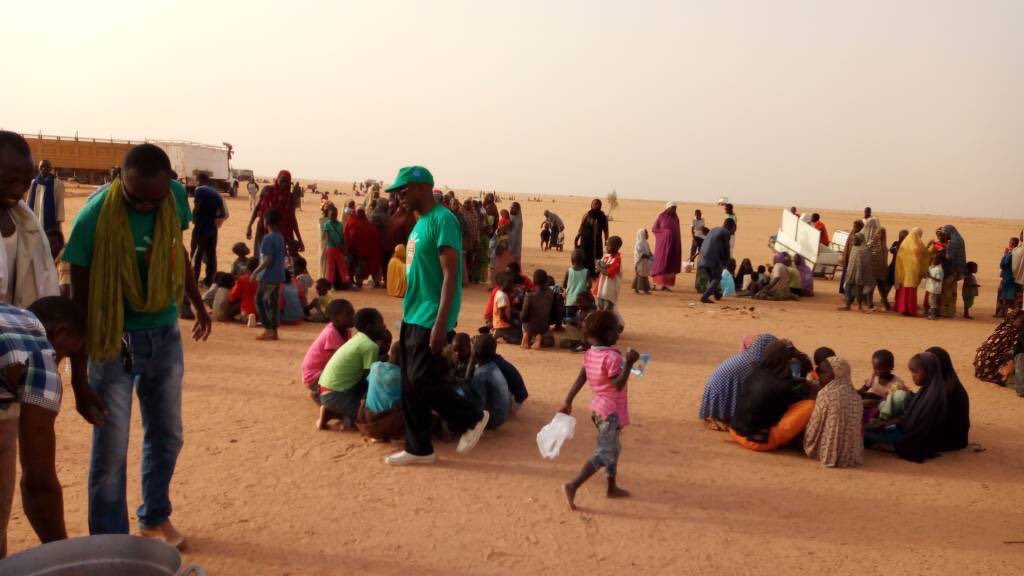 Rescatan a 128 migrantes en desierto de Níger