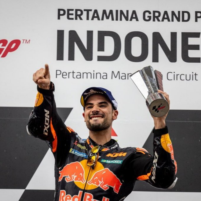 El portugués Miguel Oliveira sobre una KTM conquistó hoy el Gran Premio de Indonesia de MotoGP