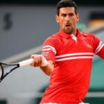 Arrasa Djokovic y avanza a cuartos de final de Wimbledon