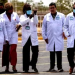 Llegan a México 199 médicos cubanos de 29 especialidades