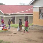 Rayo impacta templo en Uganda y fulmina a 14 creyentes