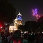 Disfrutaron poblanos del video mapping y espectáculo de drones alusivos al Día de Muertos