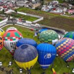 Vuelven globos de colores a la mitad del mundo en Ecuador