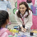 Otorgan Chedraui y MariElise Budib juguetes a niños de la U.H Villa Frontera