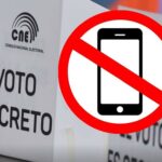 CNE de Ecuador anuncia multas por uso de celulares durante votación