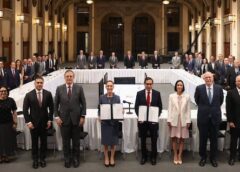 Gobierno y empresas de México rubrican acuerdo contra la inflación
