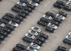 EEUU reduce aranceles a autos fabricados en México, anuncia Ebrard
